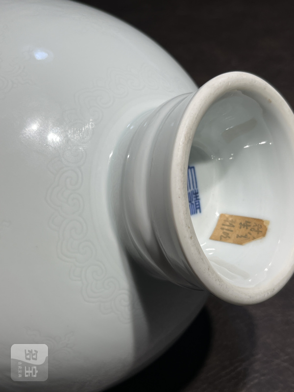 清雍正 白釉暗刻八宝纹高足碗一对 - 图15